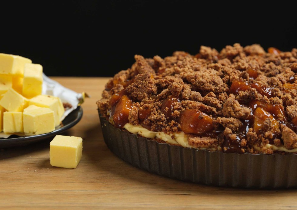 Click to play Apple Crumble Pie  recipe video on YouTube